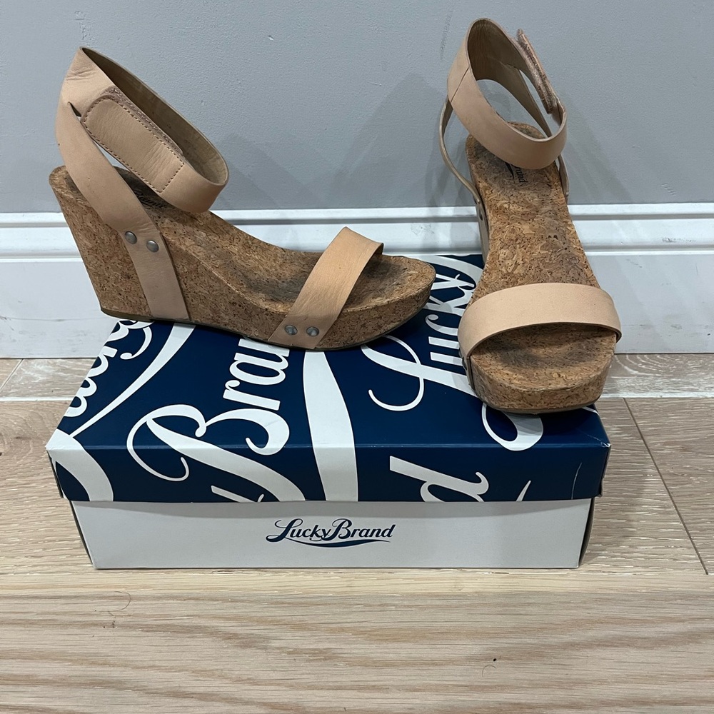 Lucky McDowell Brand Beige Wedge Sandals 8.5